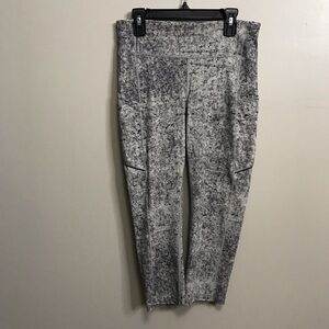 Lululemon Speed Up Crop 21” Leggings Size 6